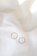 Load image into Gallery viewer, Minimalist Wire Hoops
